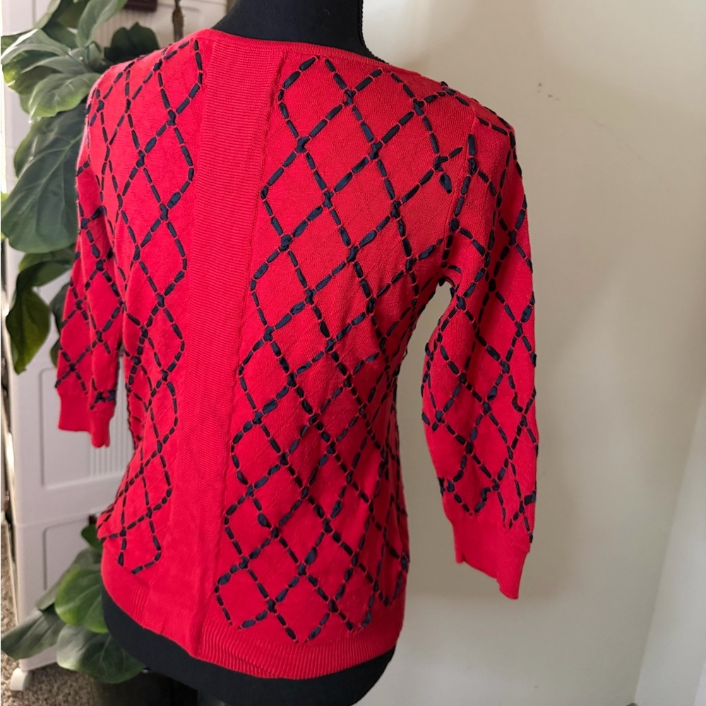 Red blouse - Picture 11 of 13